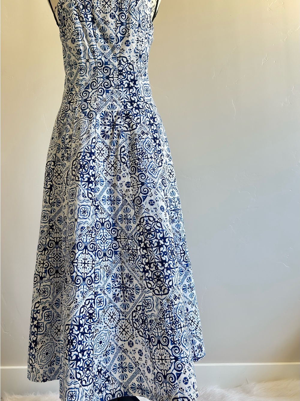 Avec Les Filles Blue and White Patterned Halter Neck Maxi Dress Size 8 NWT - Picture 6 of 15